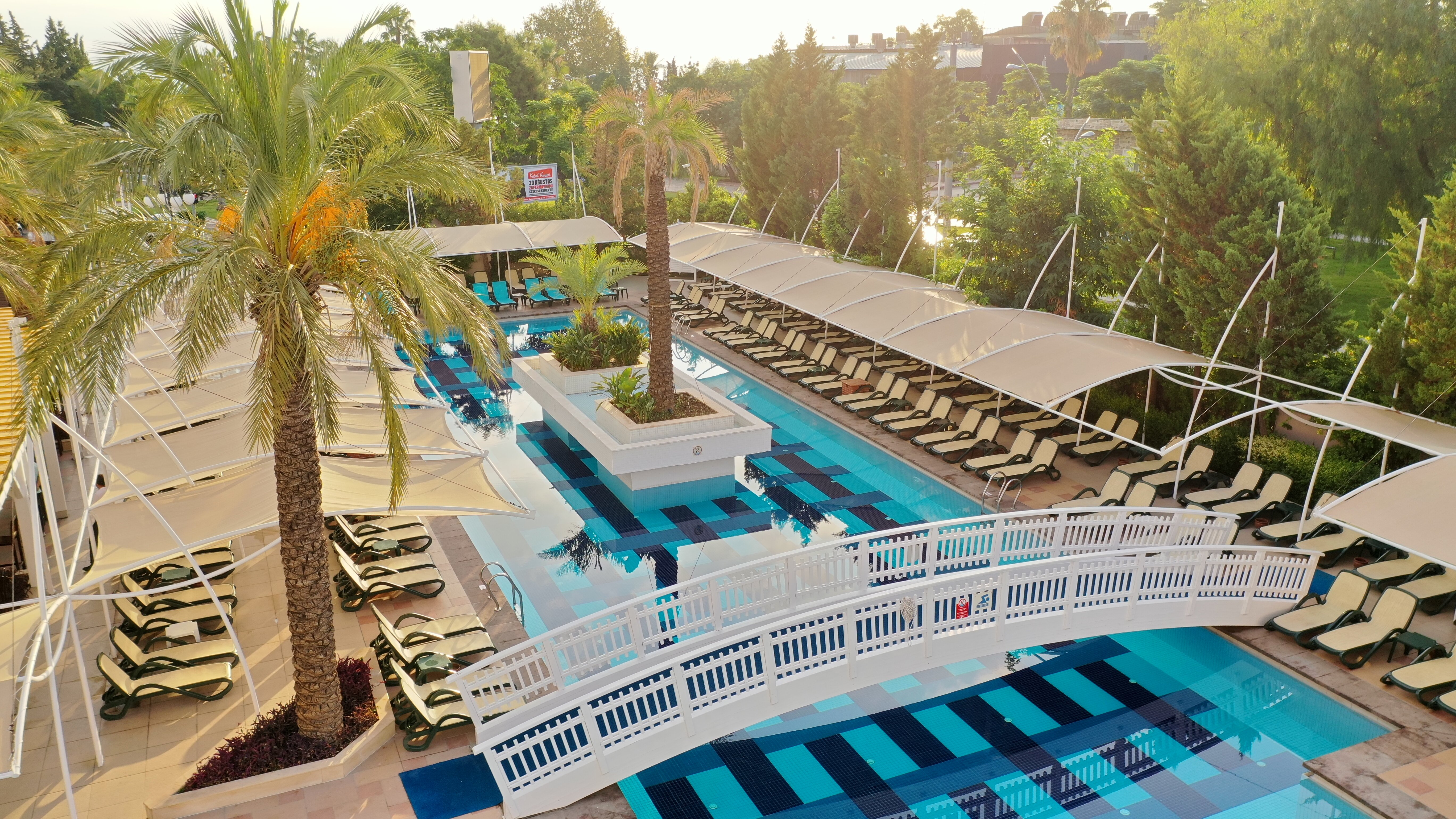 Crystal De Luxe Resort & Spa-泳池