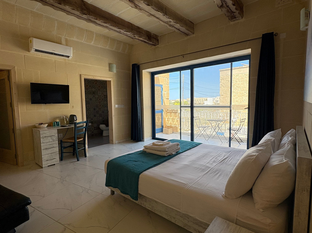 Fiftyfour West Boutique Living主图