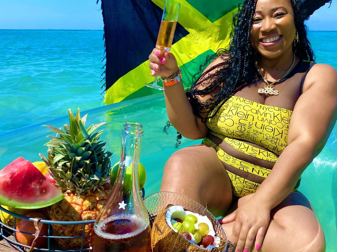 FANAS AIR LUXURY TOURS-Lucea必去景点