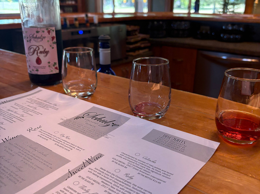 Schulze Vineyards & Winery-Burt必去景点