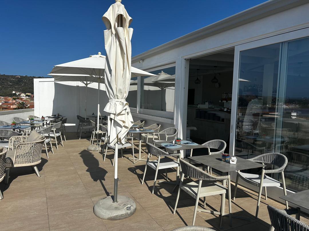 里维埃拉酒店主图