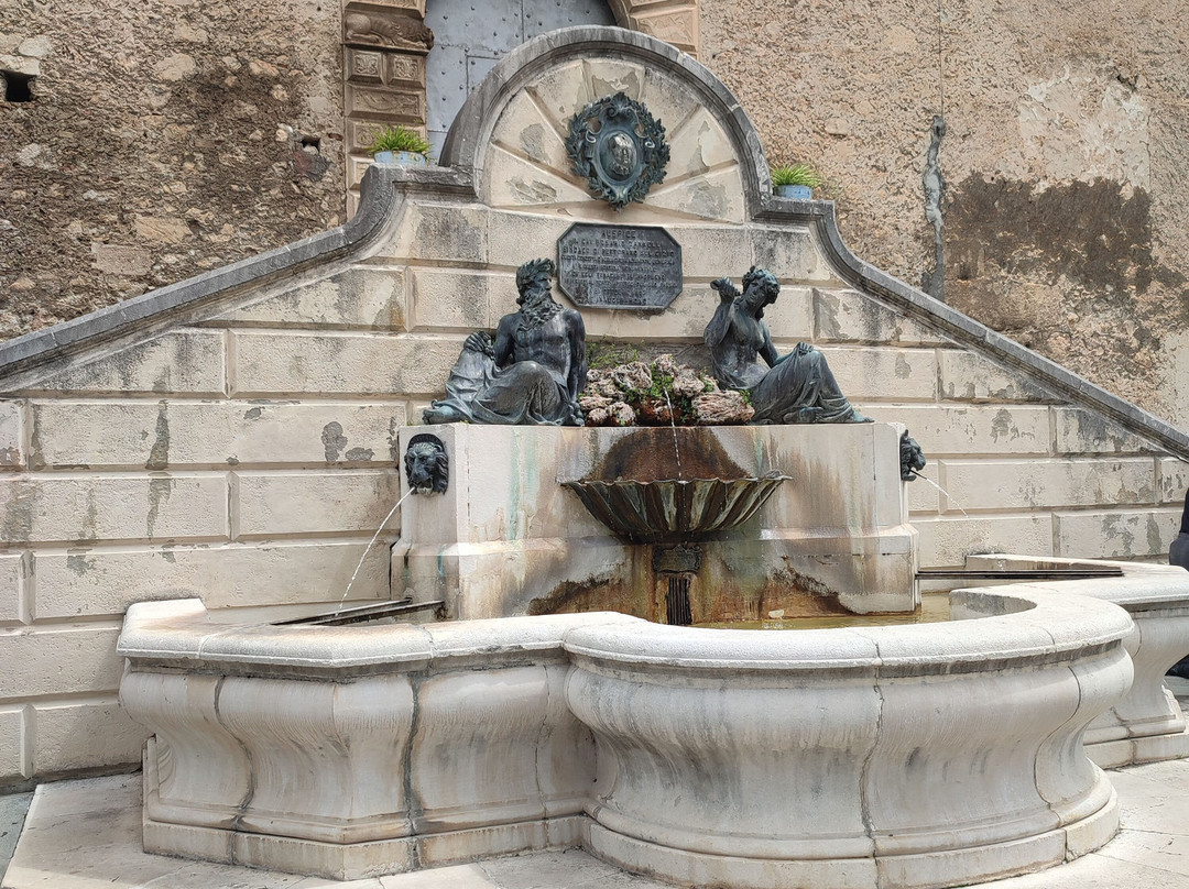Fontana monumentale-Pettorano sul Gizio必去景点
