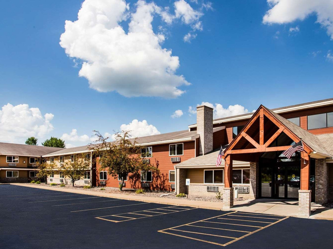 Knapp酒店住宿-AmericInn by Wyndham Menomonie