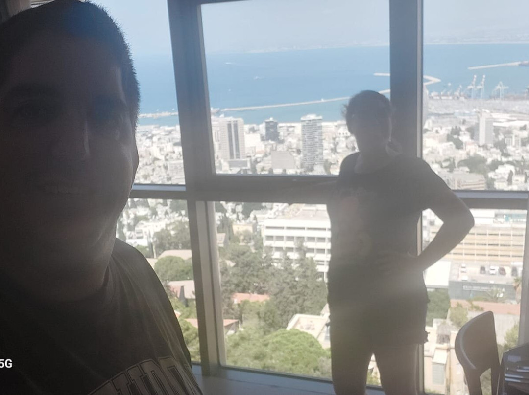 海法皇冠假日酒店主图