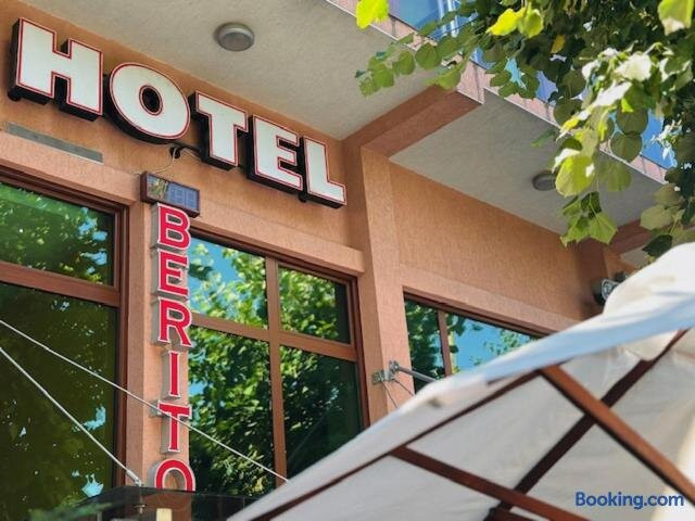Momchilgrad酒店住宿-Hotel Berito