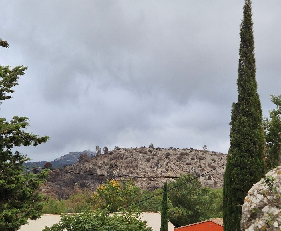 Eglise Sainte-Leocadie-Fontjoncouse必去景点