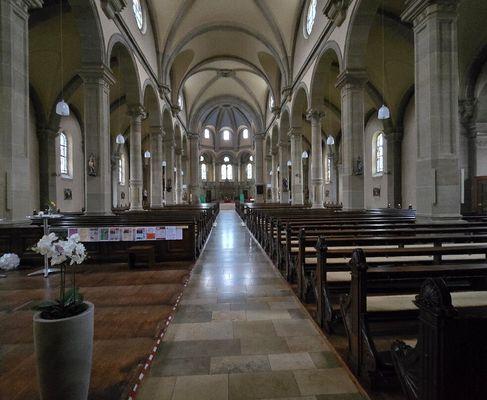 Kath. Pfarrkirche St. Barbara-福斯特必去景点