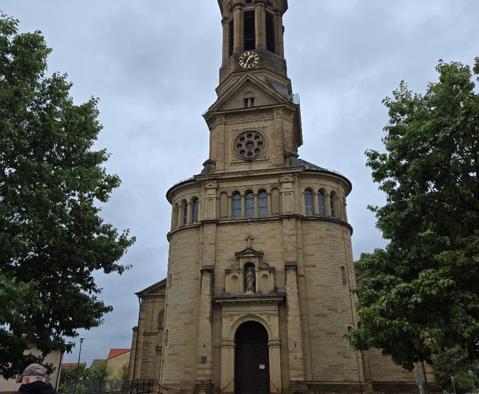 Kath. Pfarrkirche St. Barbara-福斯特必去景点