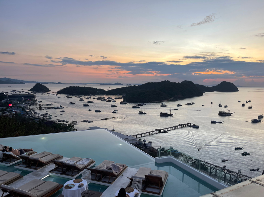 Loccal Collection Hotel