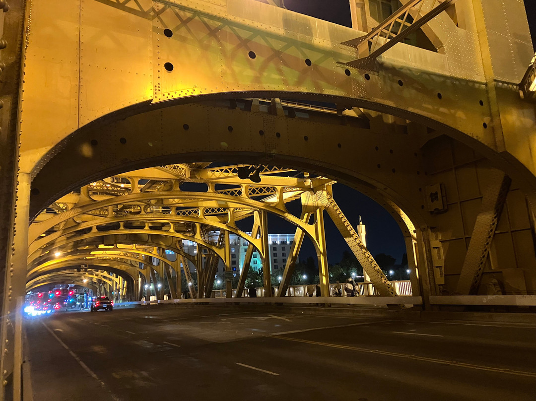 Tower Bridge-沙加缅度必去景点