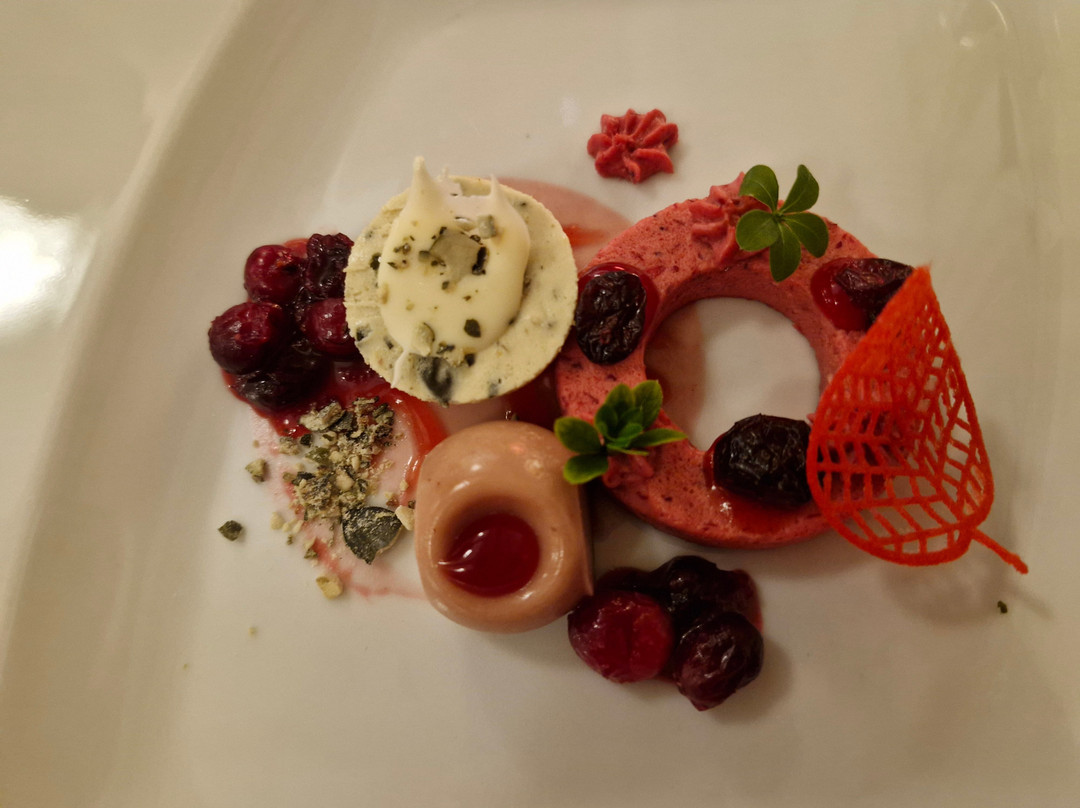 巴朗蒂蒂湖酒店主图