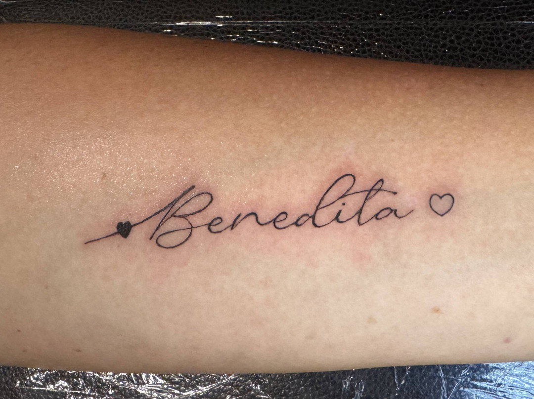 Anxious Pokes Tattoo-Fanzeres必去景点