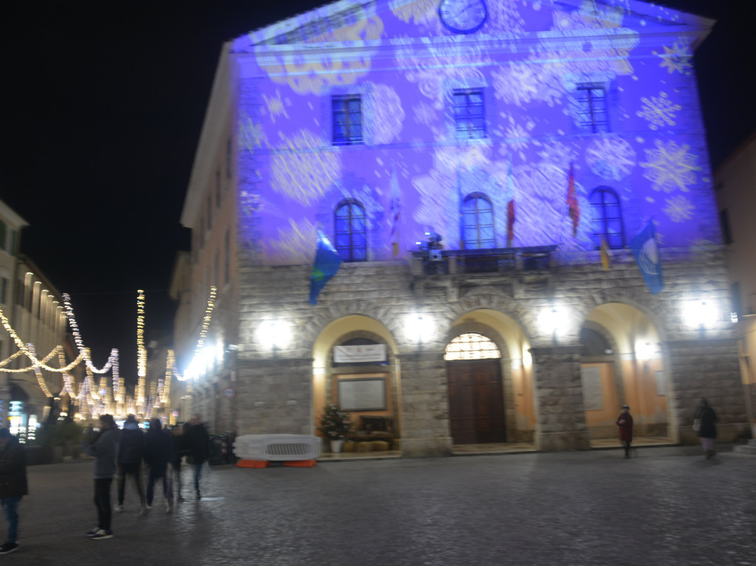 Piazza Dante-格罗塞托必去景点
