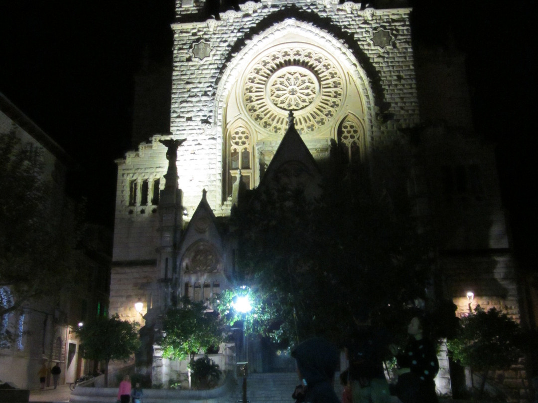 Plaça De La Constitució-索耶尔必去景点