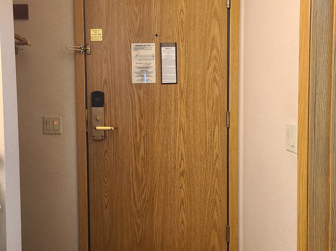 龙帕恩康福特茵酒店主图