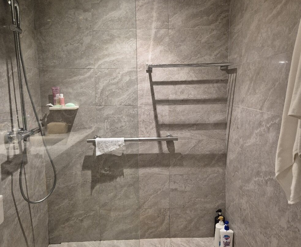 The Excelsior Hotel主图