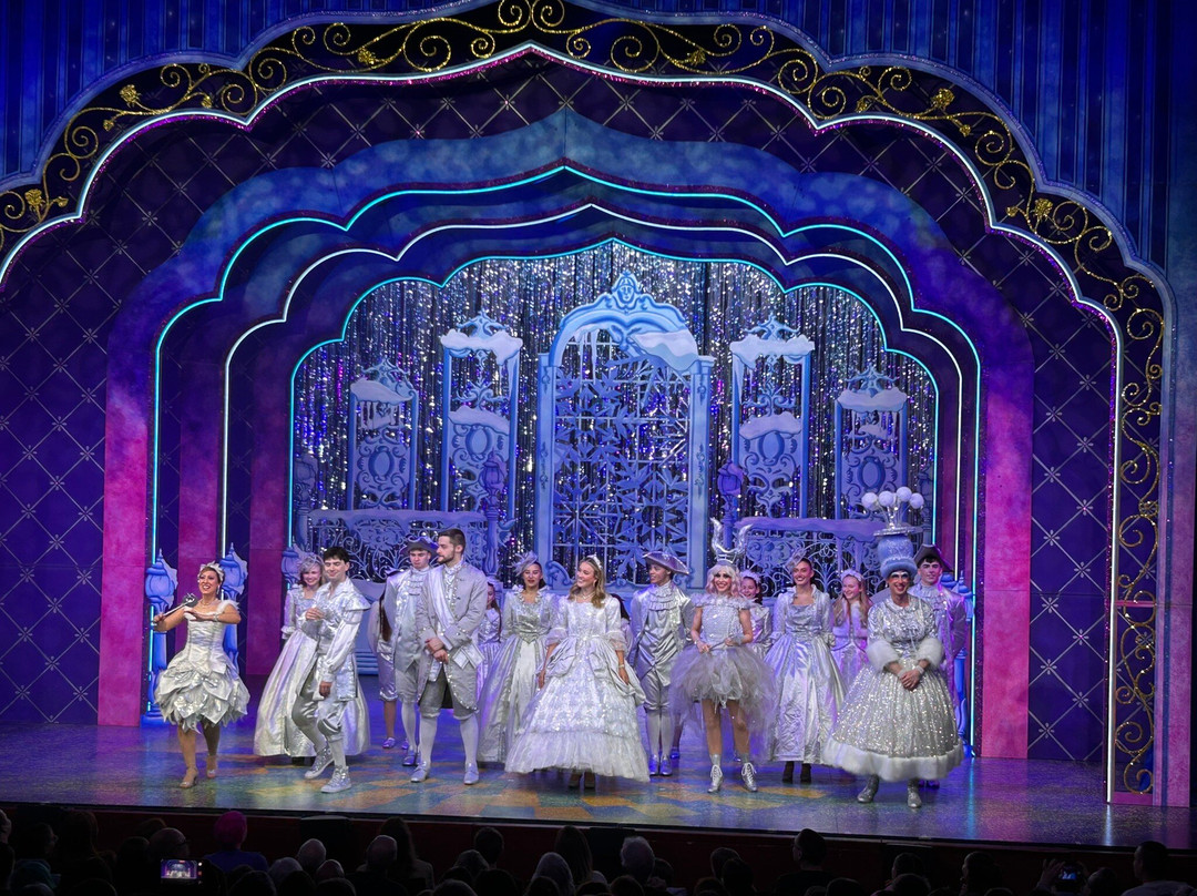 Towngate Theatre-巴斯尔登必去景点