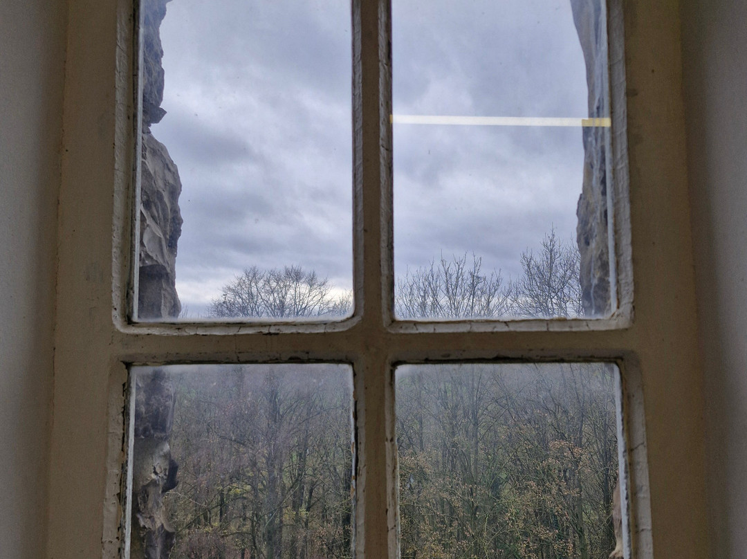 Eben-Ezer Tower-Bassenge必去景点