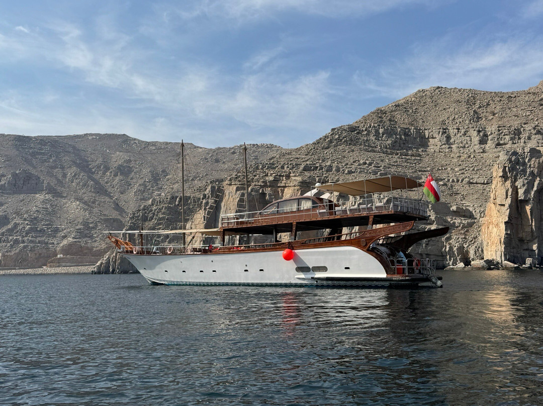 Musandam Sea Adventure Travel and Tourism-海塞卜必去景点