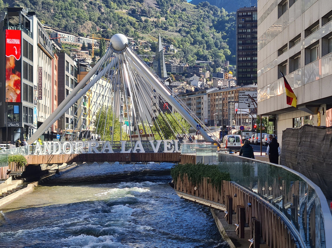 Puente de Paris-安道尔城必去景点