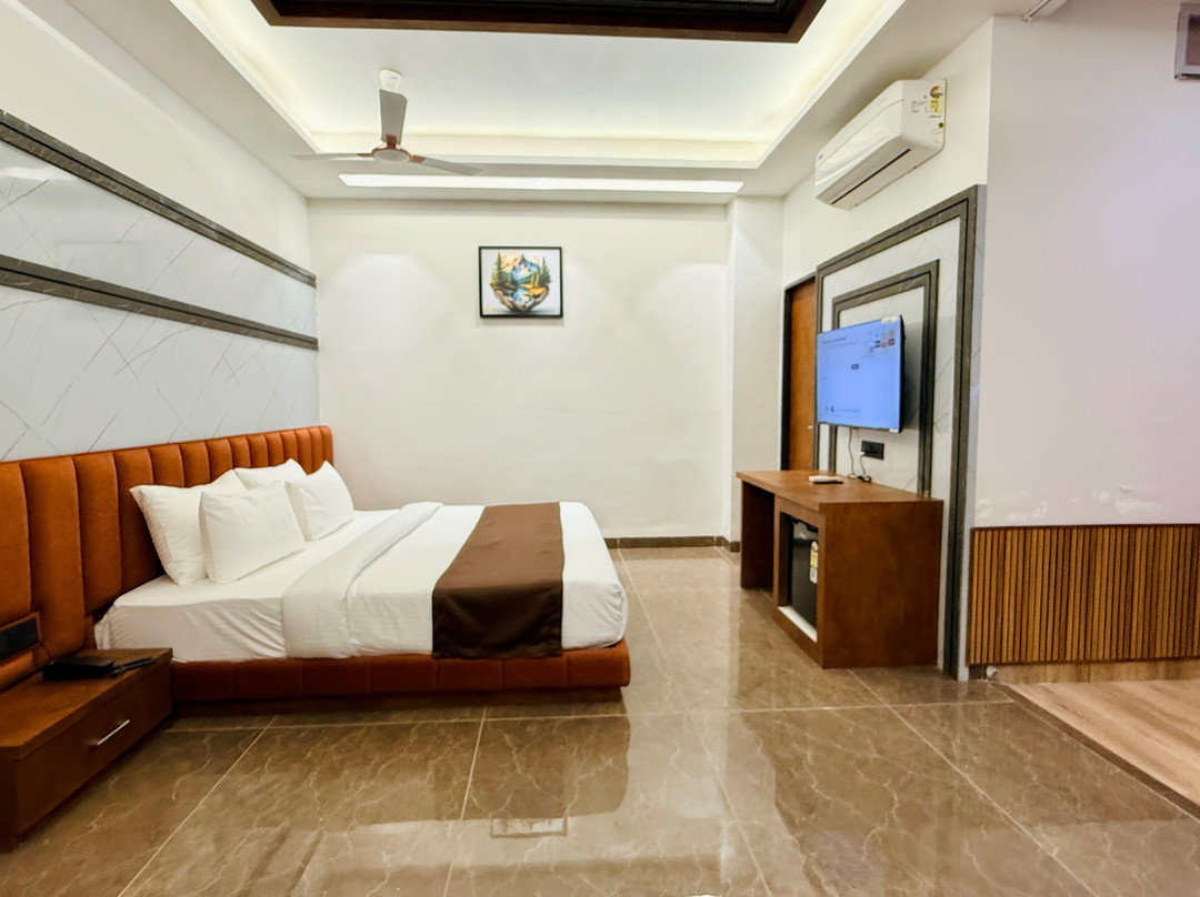 Pheonix Luxury Inn Hotel