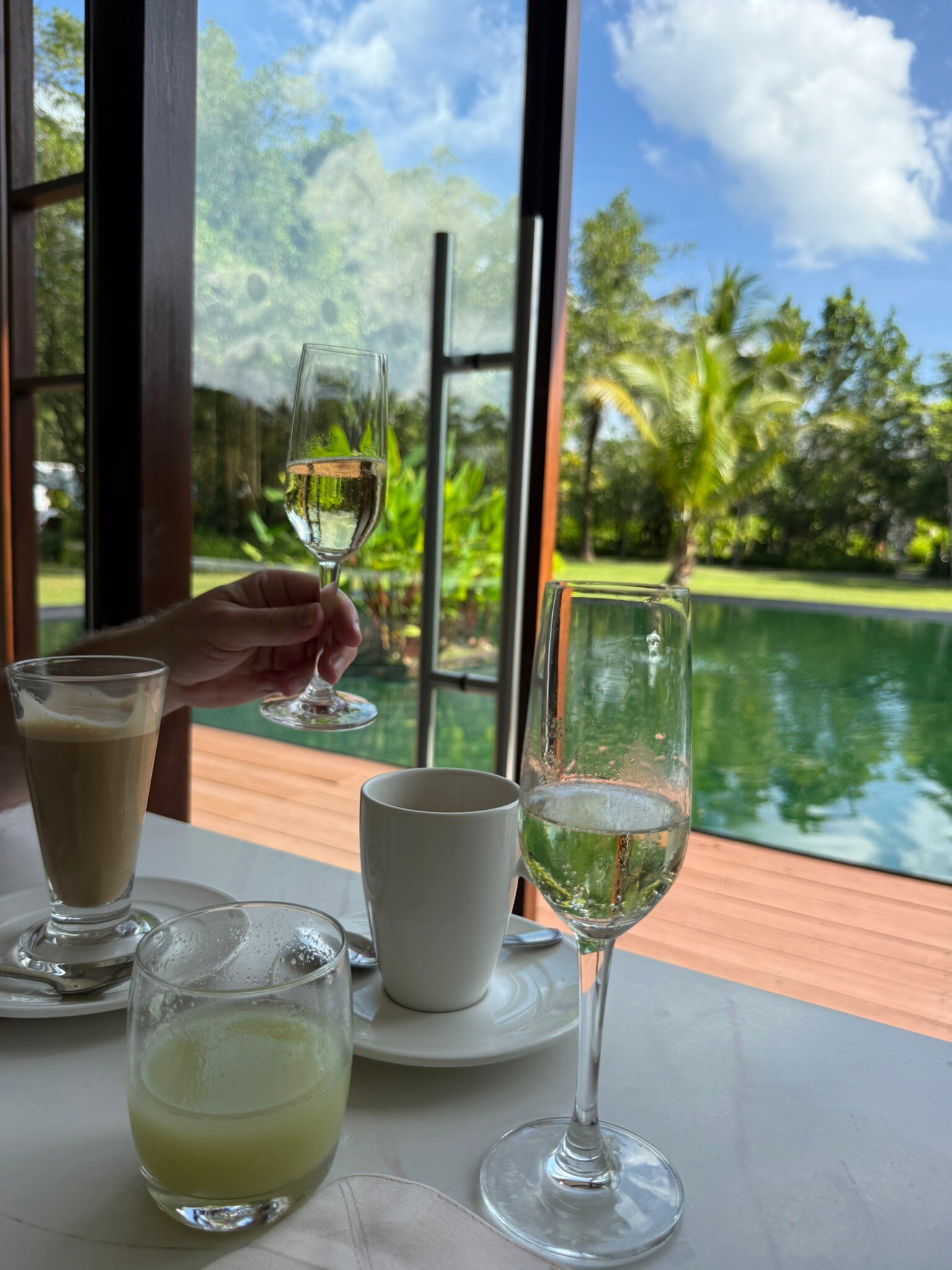 萨罗晋酒店-官方