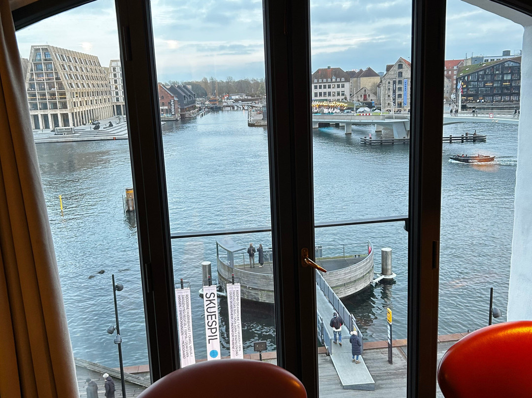 新港71号酒店主图