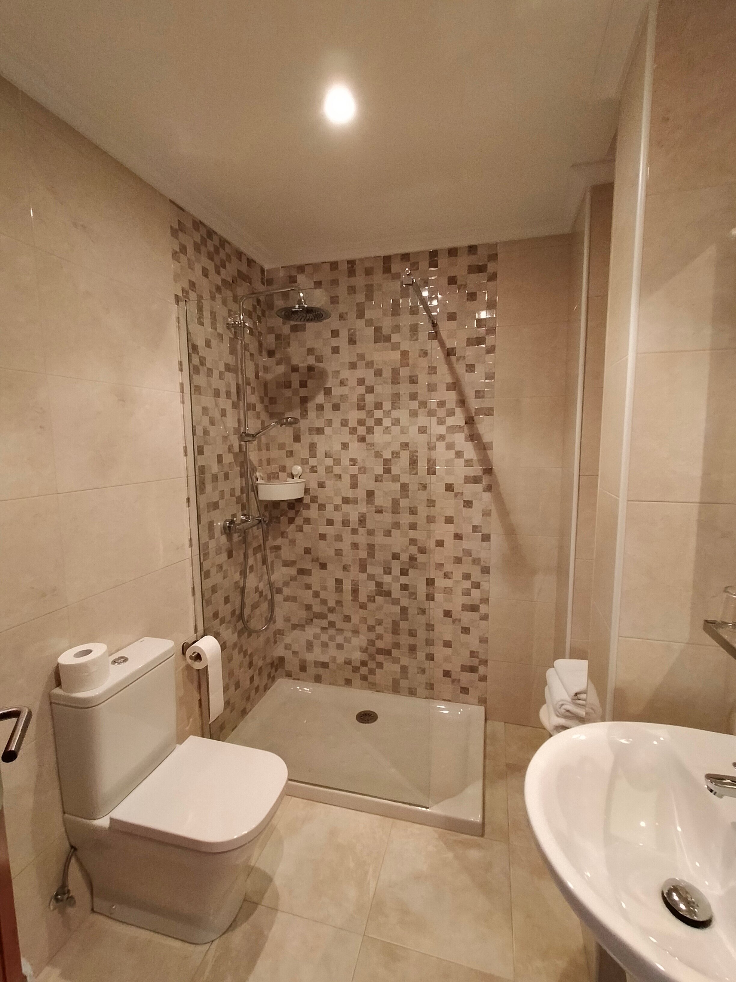 Hotel Rompeolas-浴室