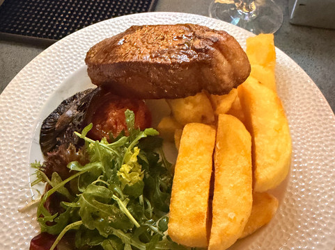 柏拉图酒店主图