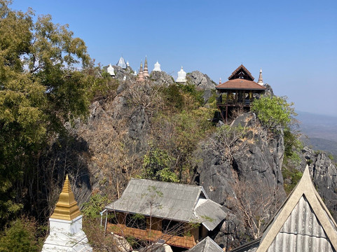 Wat Chaloem Phrakiat Phrachomklao Rachanuson-Wichet Nakhon必去景点