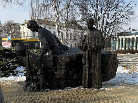 Warsaw Uprising Monument-华沙必去景点