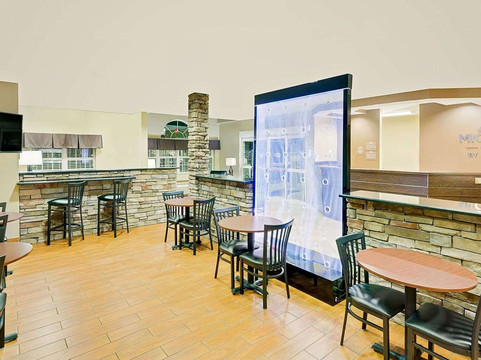 Unadilla酒店住宿-佩利麦克罗特客栈&套房酒店