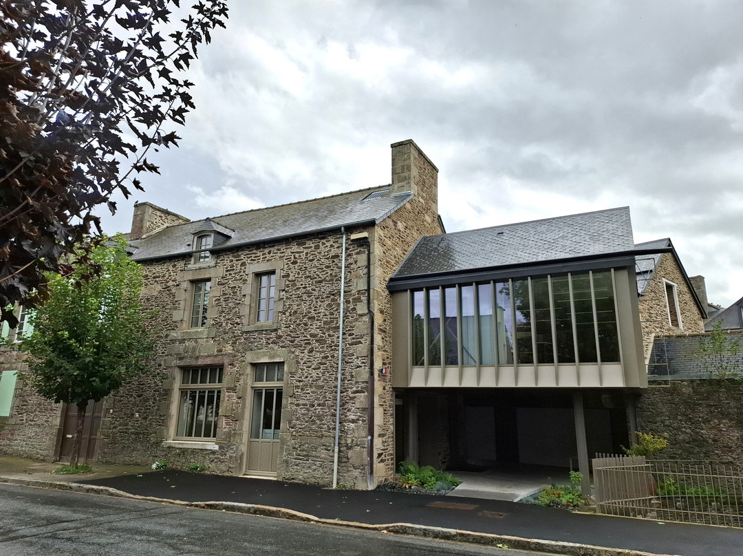 Mairie de Jugon-les-Lacs