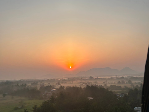 Sun Rise Ballooning-丹布拉必去景点