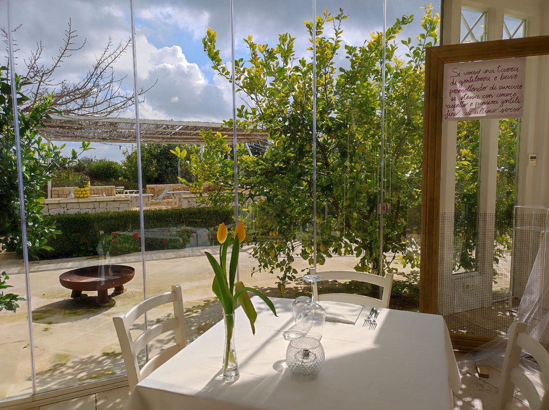 马塞里亚极乐世界旅馆主图