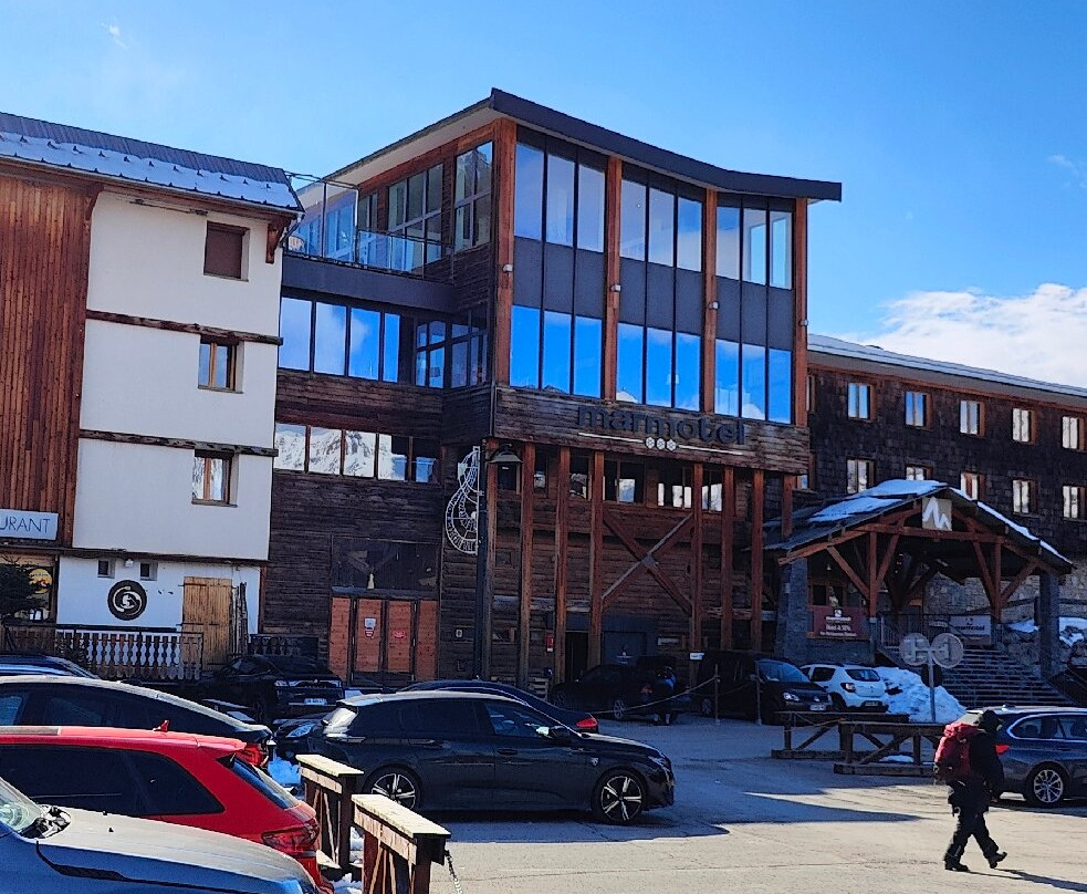 马莫特酒店主图