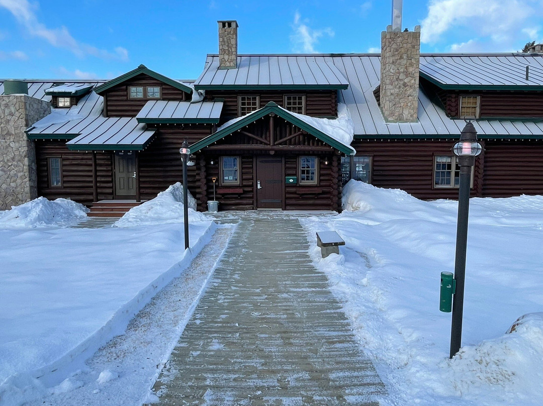 Loon Lodge Inn & Restaurant主图