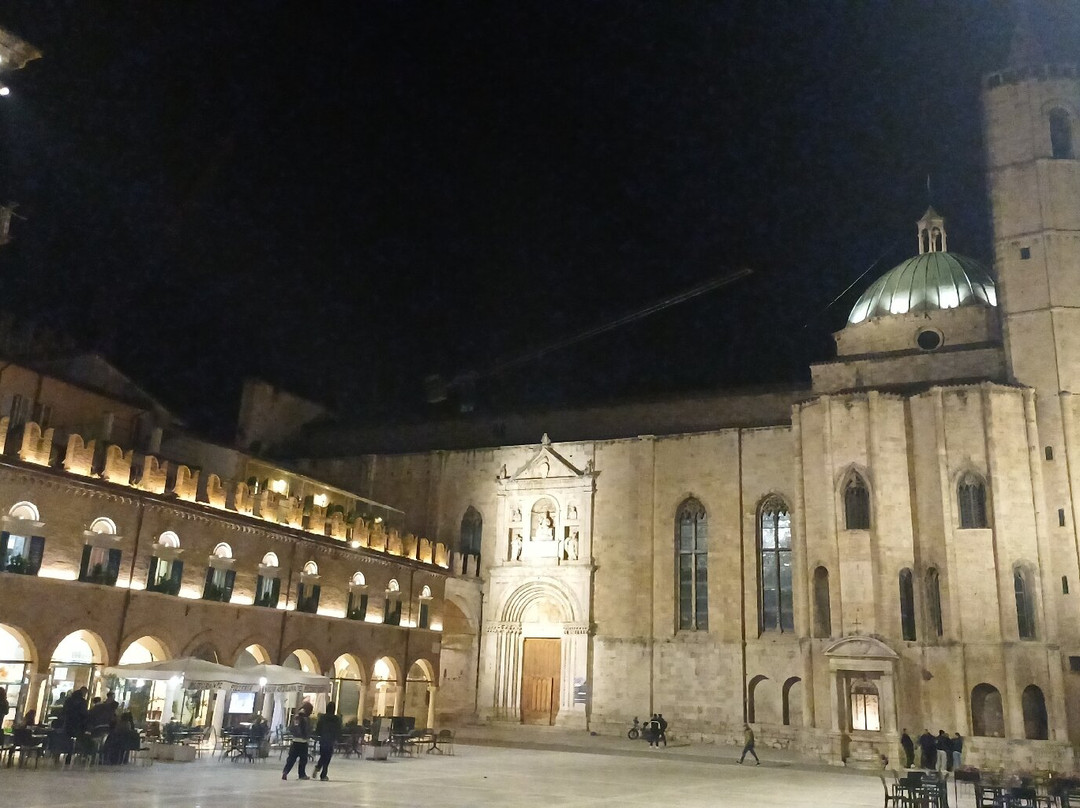 Piazza del Popolo-阿斯科利皮切诺必去景点