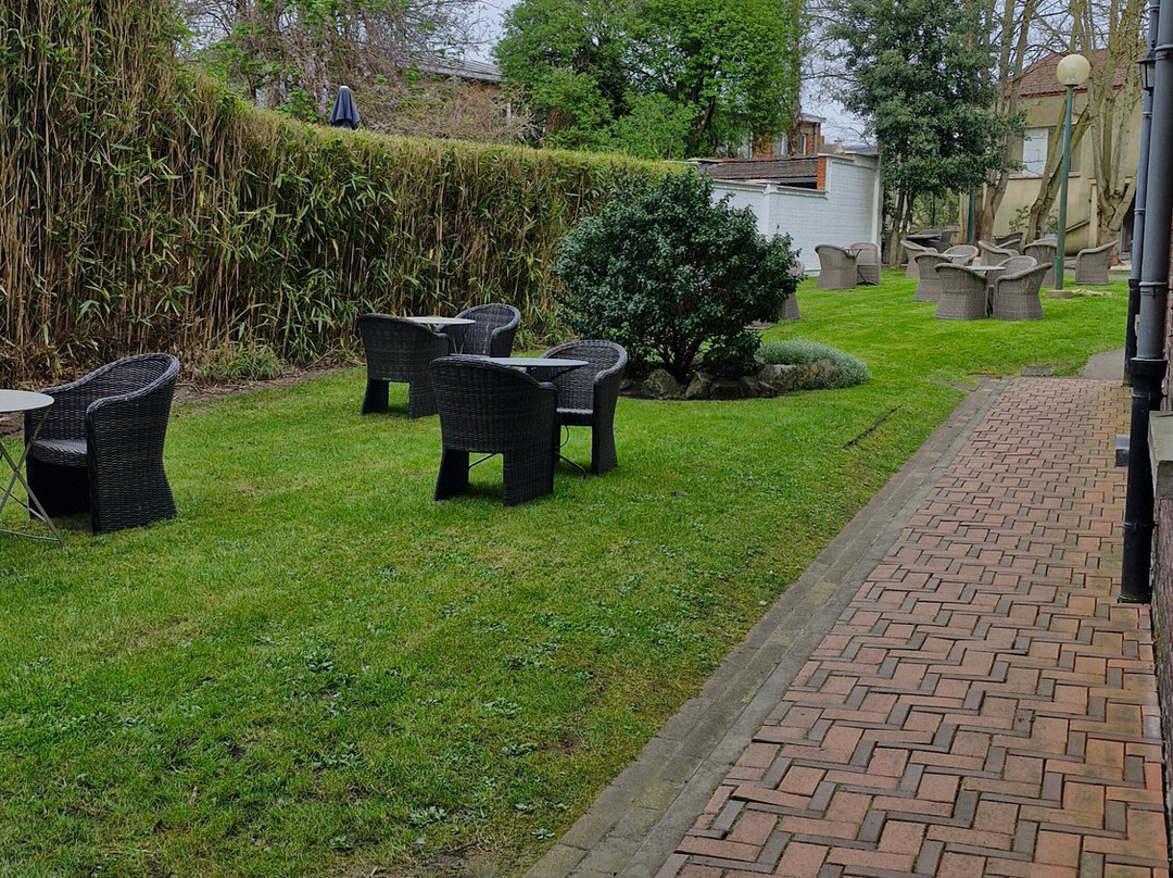 圣乔治公寓酒店主图