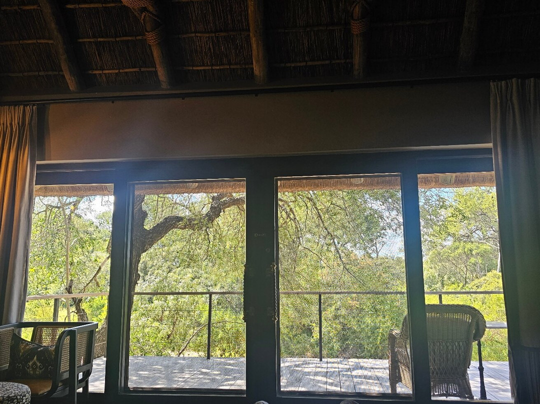 荆棘丛游戏山林小屋主图