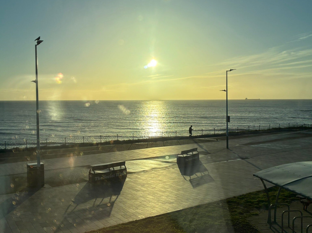 惠特利湾普瑞米尔酒店主图