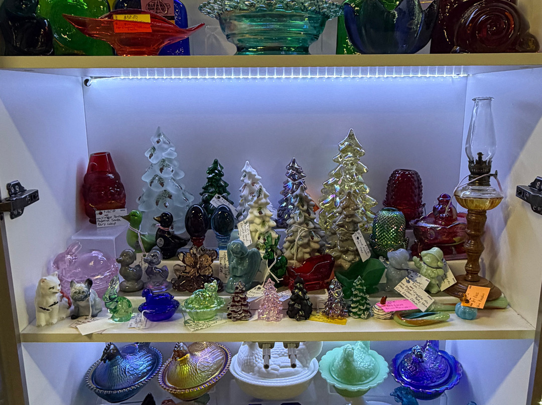 Lakeside Antiques-East Winthrop必去景点