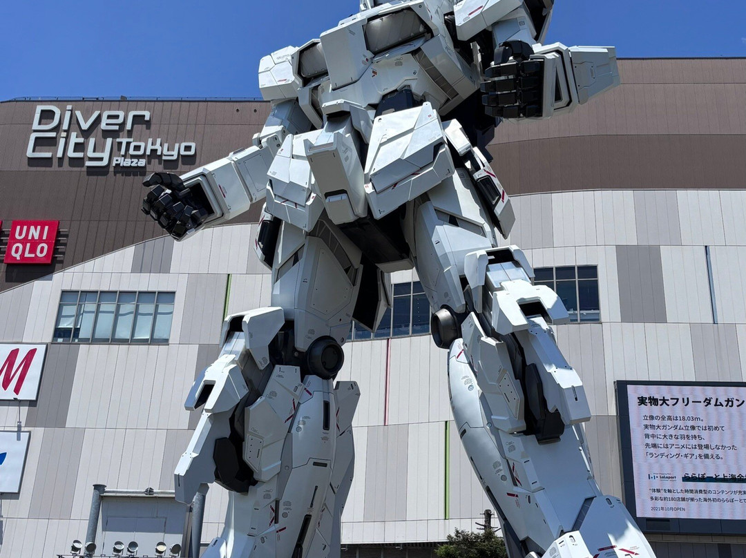 Unicorn Gundam Statue-江东区必去景点