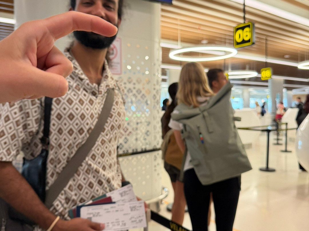 机场海滩酒店主图