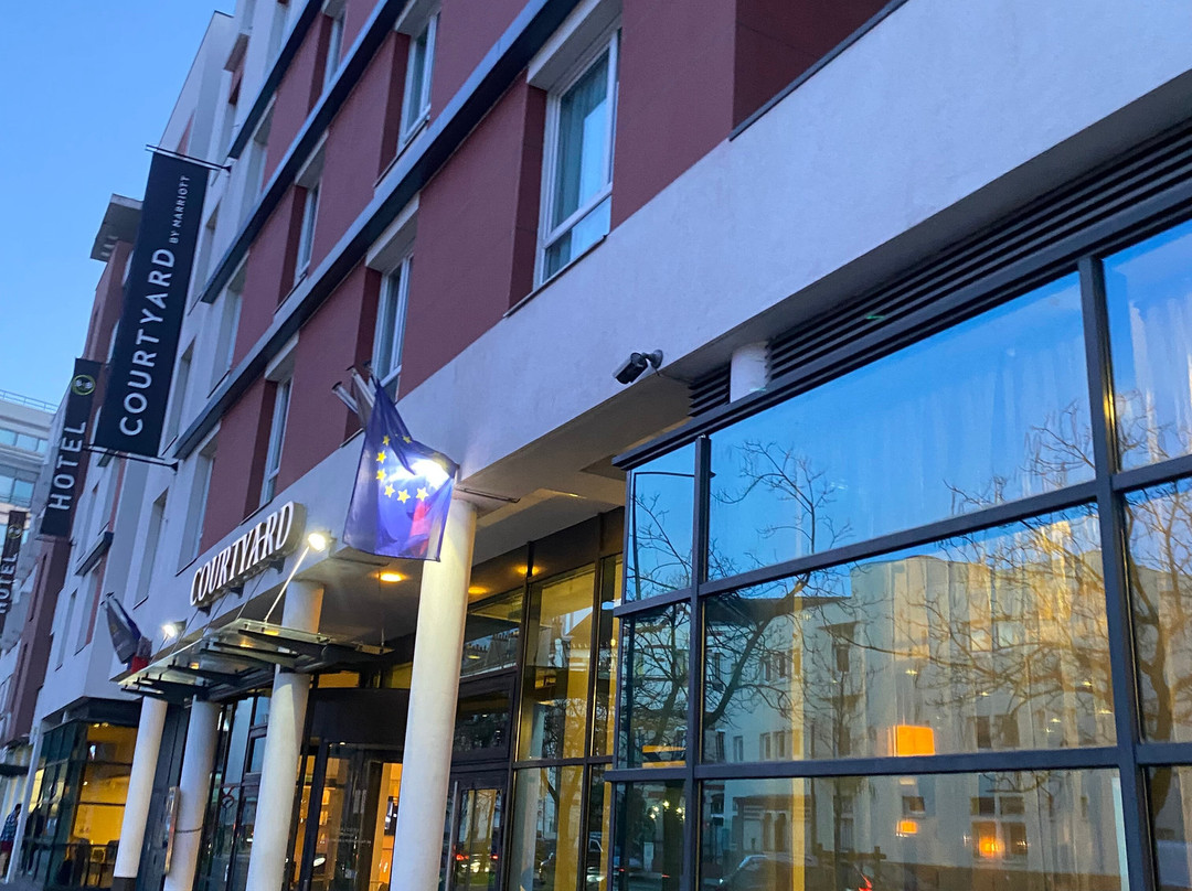 巴黎圣但尼万怡酒店主图
