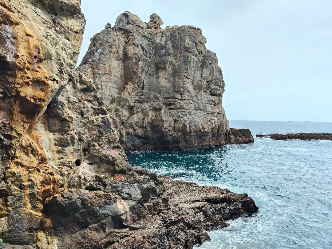 Sandanbeki Cave-白滨町必去景点