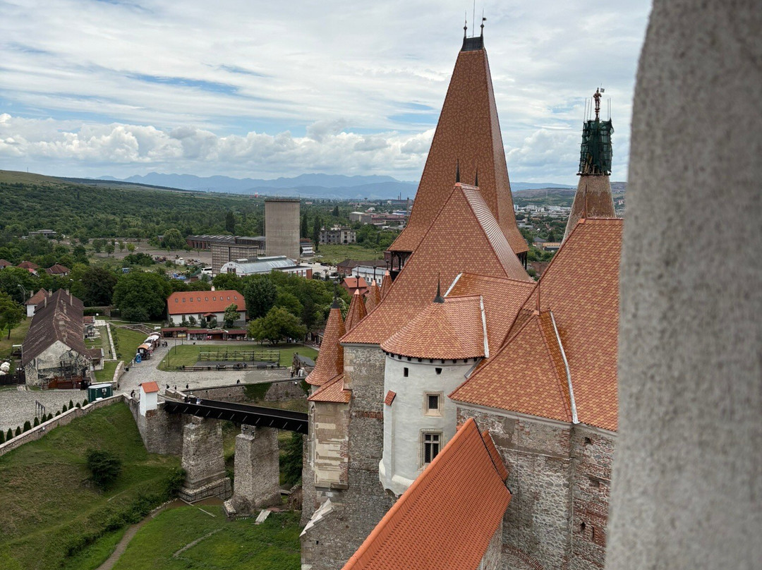 Castelul Corvinilor-Hunedoara必去景点