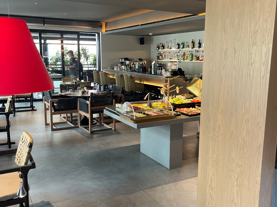 伊凡尼克时尚酒店主图