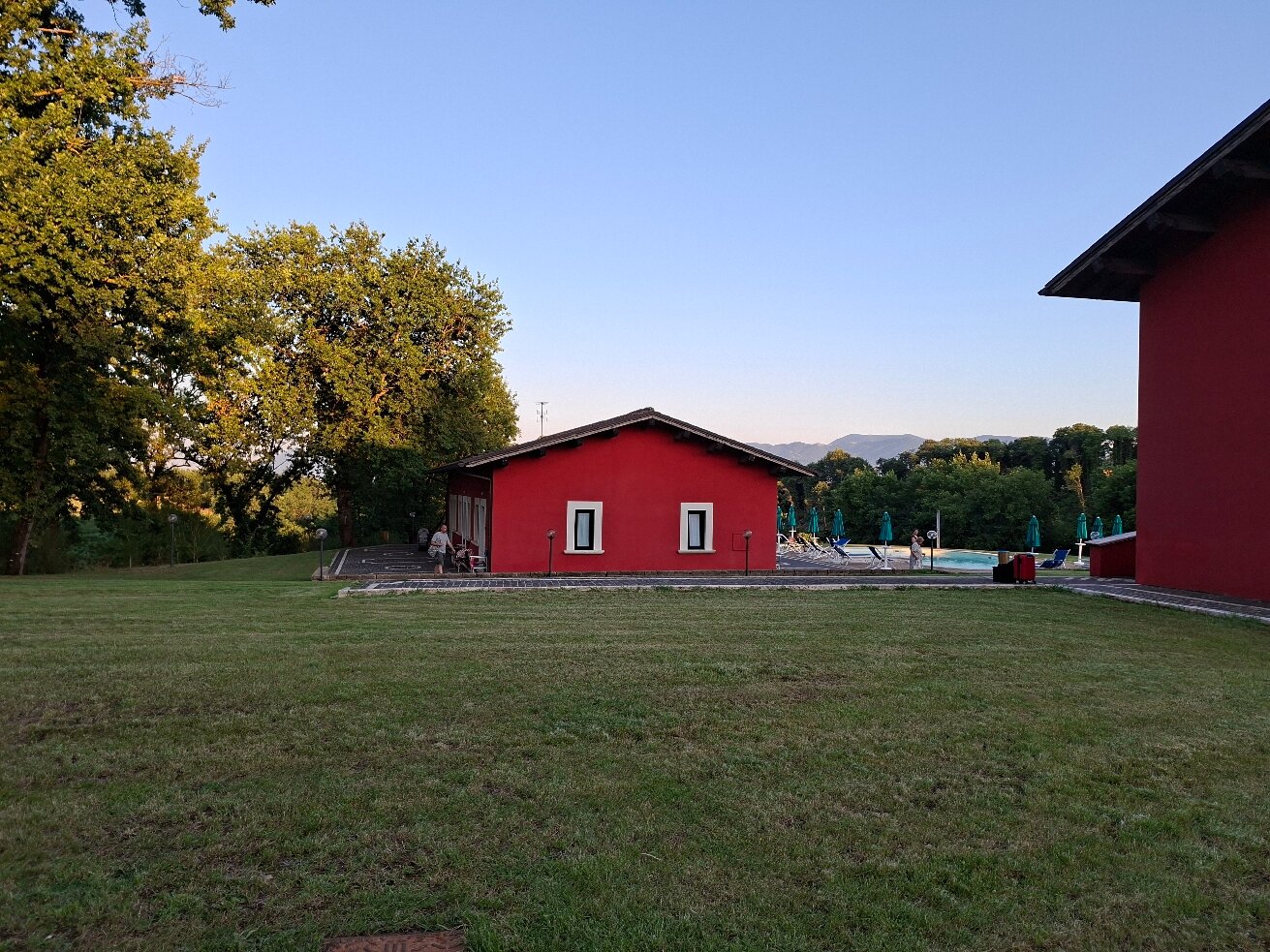 博尔戈因佩里亚莱农庄酒店-旅行者