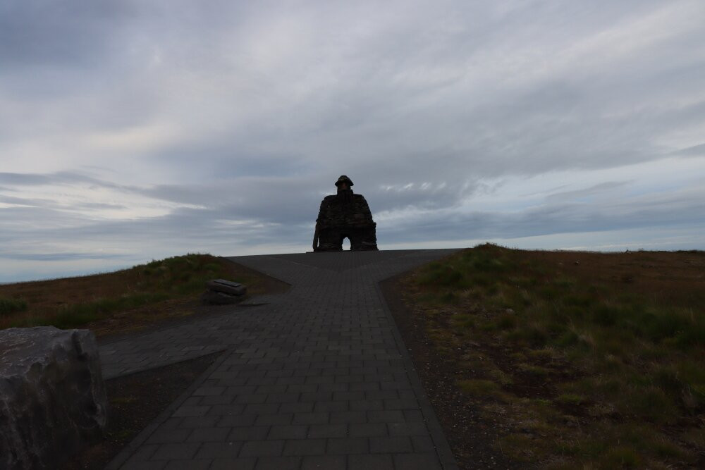 Bárður Snæfellsás Statue-Arnarstapi必去景点
